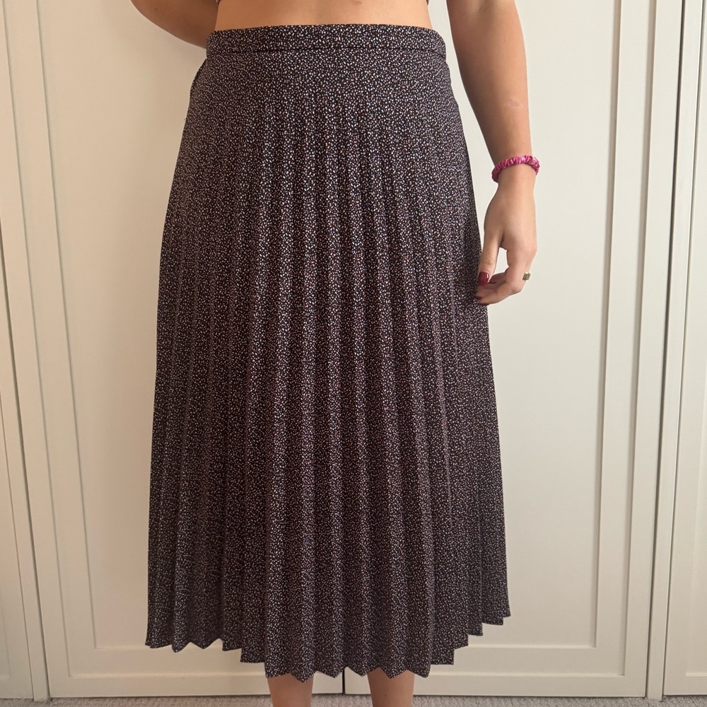 J. Crew Black and White polka dot Patterned pleated Midi Skirt size 6